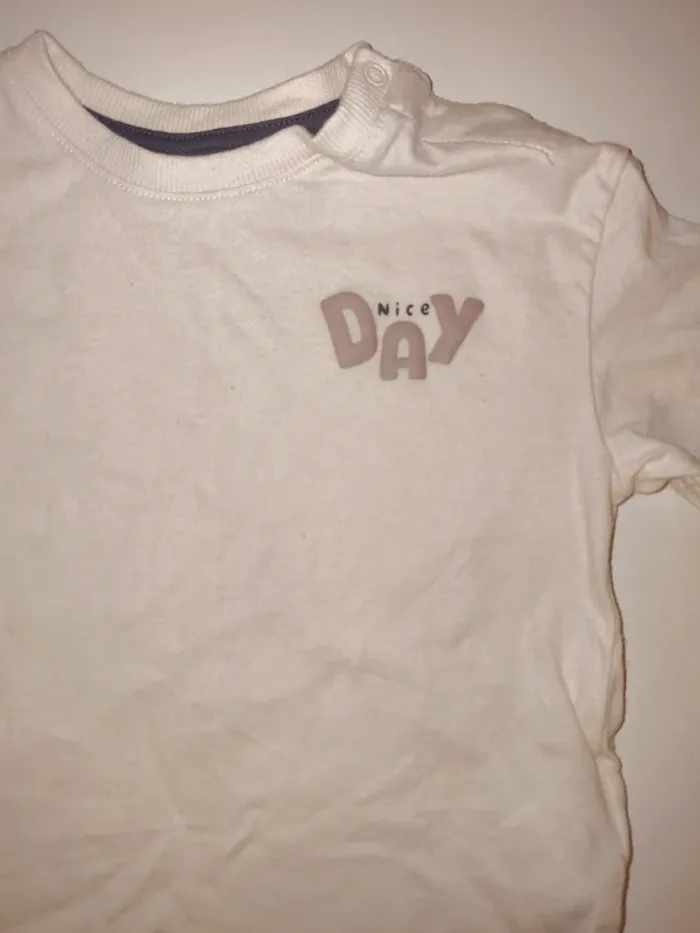 T-shirt Kiabi 12 mois neuf sans étiquette - photo numéro 2