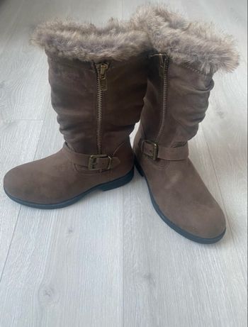 Bottes fourrées marron neuves T. 36