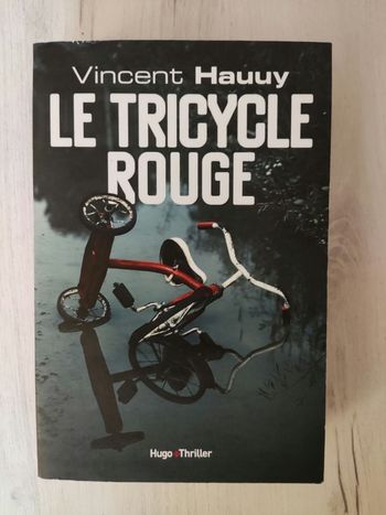 Le tricycle rouge de Vincent Hauuy