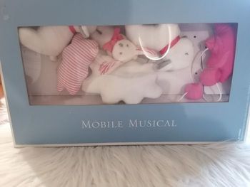  Mobile musical fille jacadi 