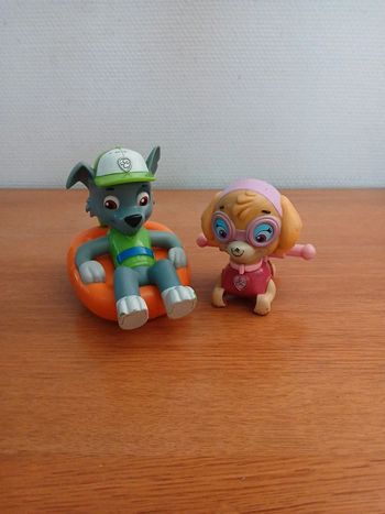 Lot jouet d'eau pat patrouille