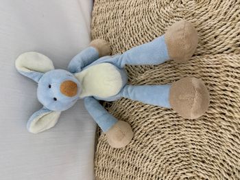 Souris NICOTOY doudou bleu et blanc écru en peluche