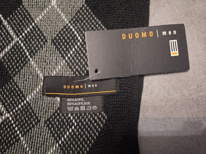 Écharpe classique neuve - photo numéro 3