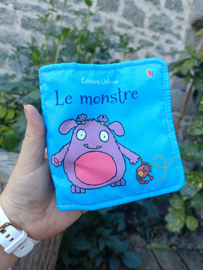 Livre tissu pour bébé le monstre