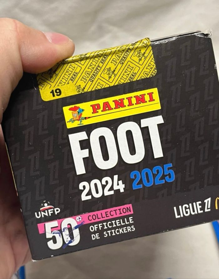 Ensemble Box + 3 sachets Panini stickers Foot 50 collection 2024/2025 - photo numéro 4