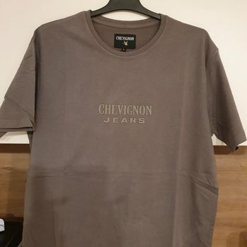 Magnifique Tee-shirt homme Couleur gris Chevignon jean taille L