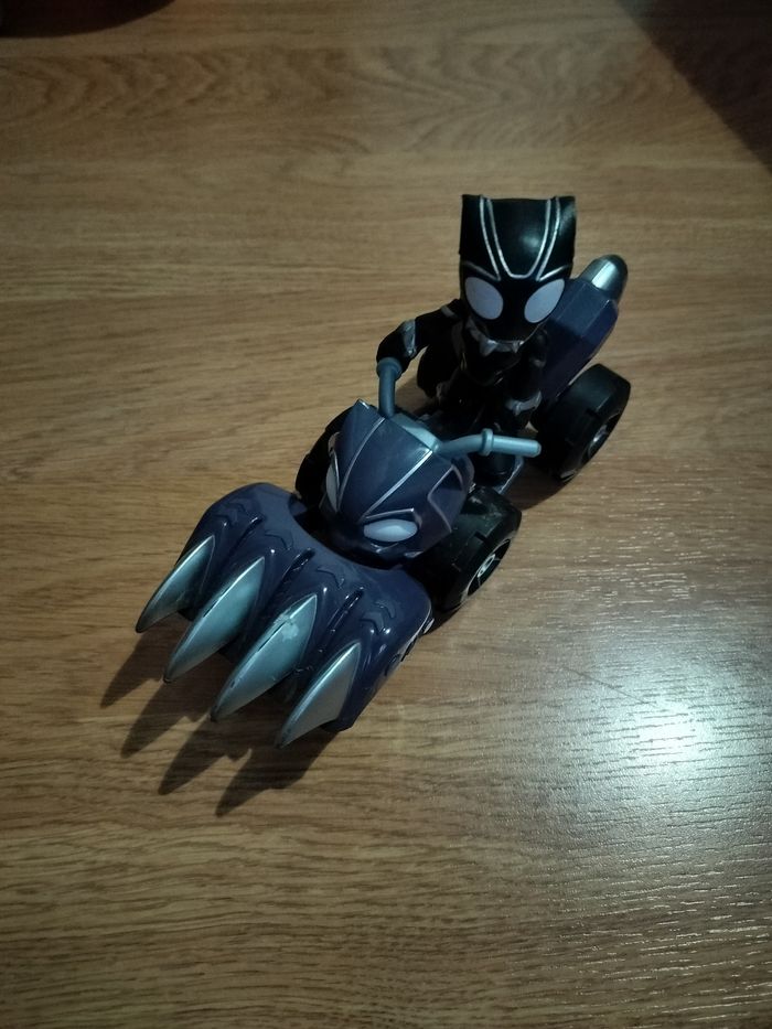 Voiture quad Black Panthère