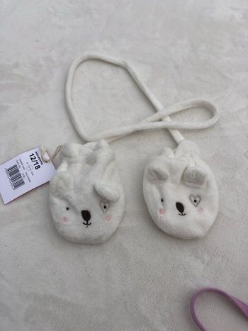 Très jolie paire de gants moufle neuf 12-18
