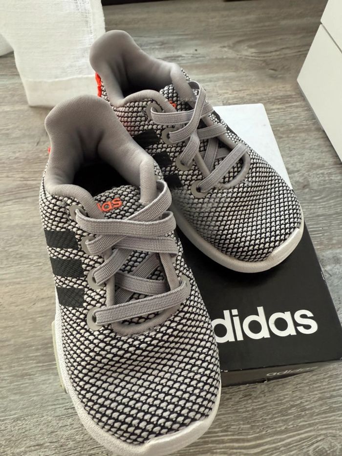 Basalte bébé neuve adidas - photo numéro 2