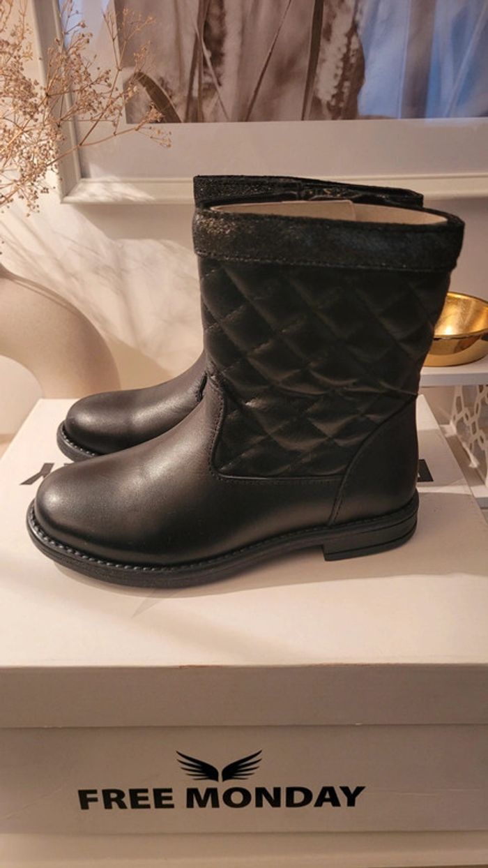 Bottes neuves cuir taille 27 - photo numéro 8