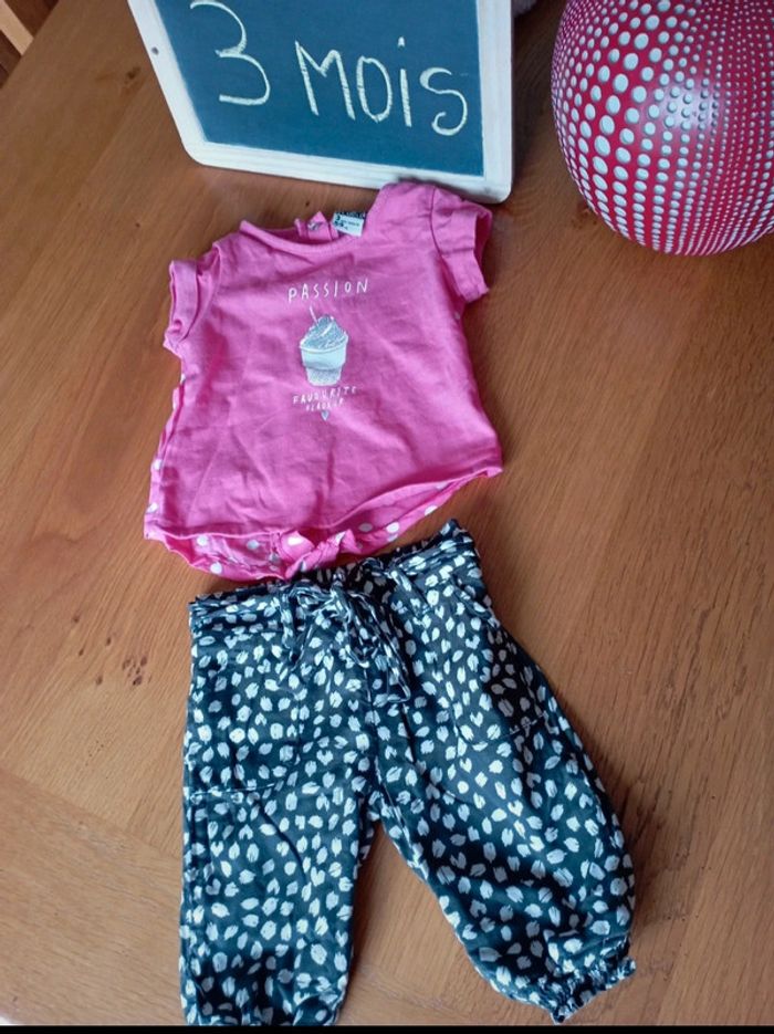 Ensemble Tape à l oeil taille 3 mois en très bon état - photo numéro 2