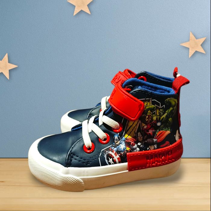 Basket Marvel taille 22