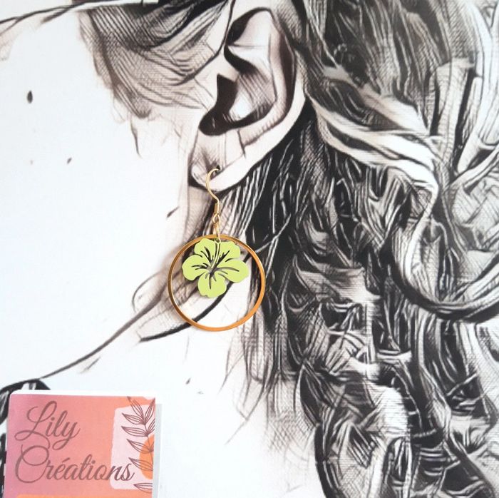 Boucles d'oreilles hypoallergéniques dorées et hibiscus vert pomme LC340 - photo numéro 2