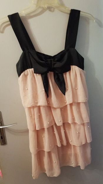 Top femme rose poudré avec perles. Féminine. taille 38/40