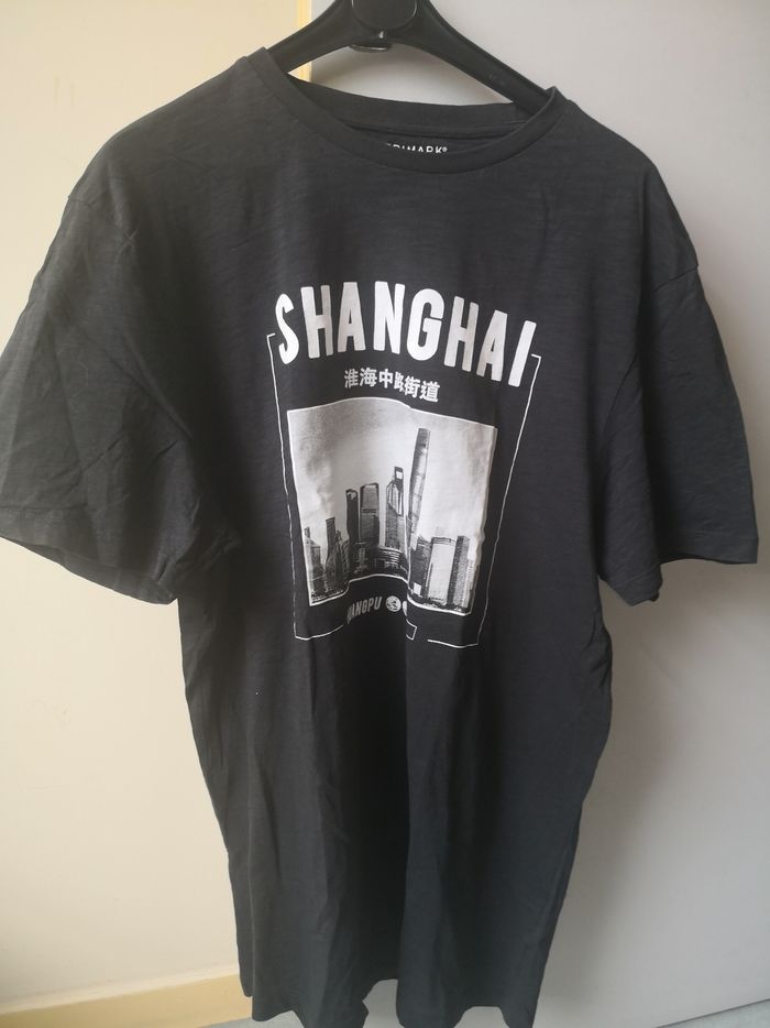 Tee shirt noir imprimé