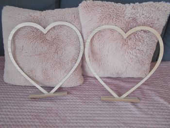 Grand coeurs en bois avec supports
