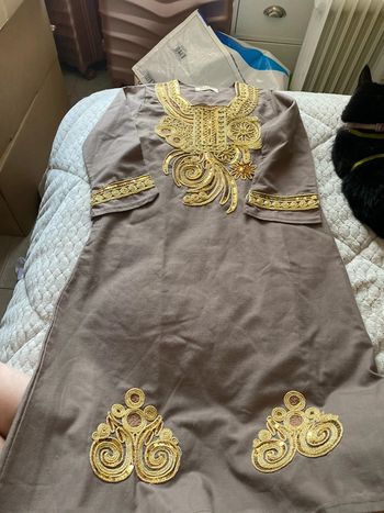 Robe taille huit ans