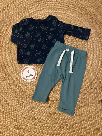 Ensemble 2 pièces / pyjama léger taille 6 mois