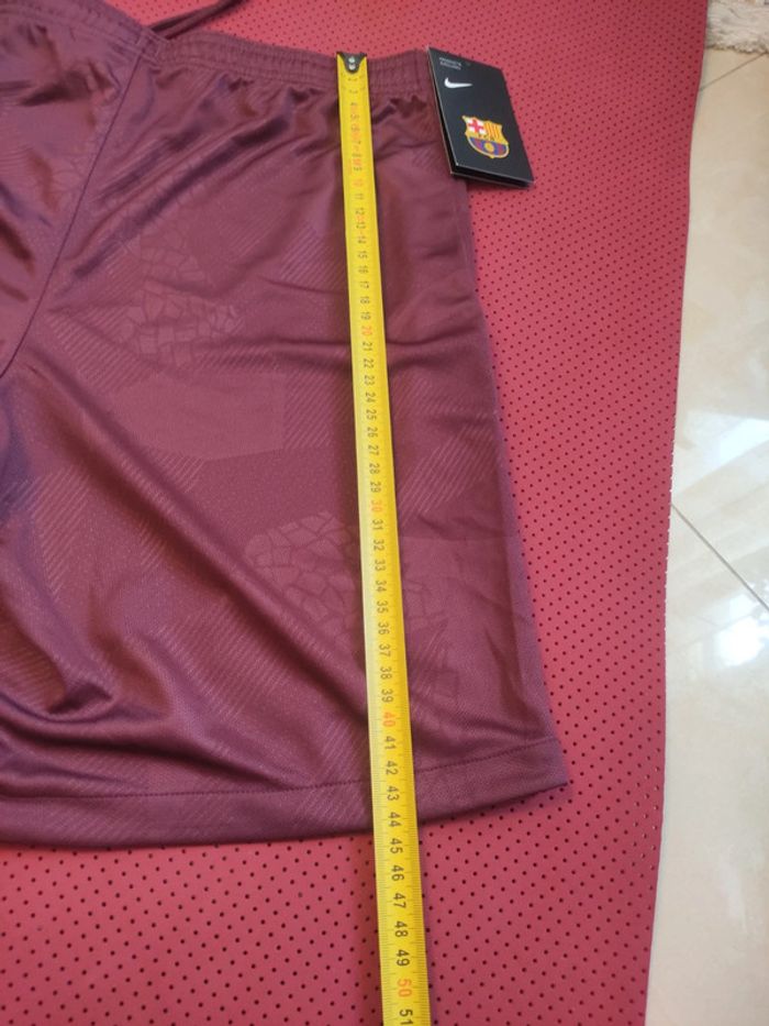 Short de foot FC Barcelone, Nike Authentique Officiel taille Adulte S Homme, Neuf - photo numéro 13