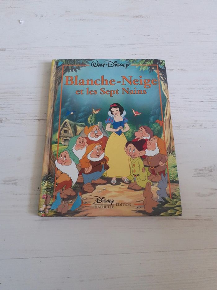 Livre Blanche-Neige et les sept Nains Hachette édition