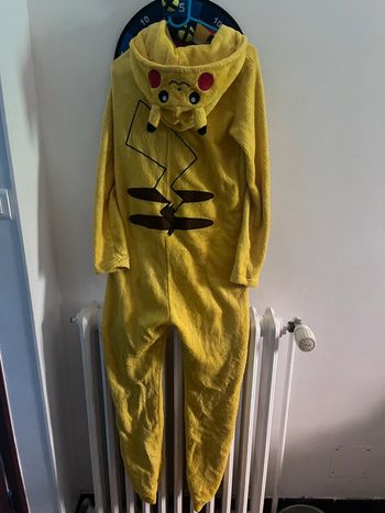 Pokémon combinaison taille 14 ans