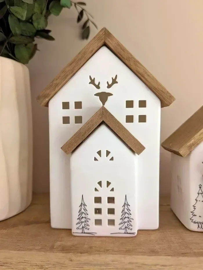 Jolie maisonnette blanche lumineuse en led - NEUVE - photo numéro 2