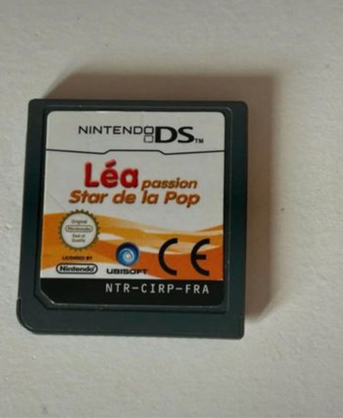 Jeu vidéo - Nintendo DS - Léa passion star de la pop - très bon état