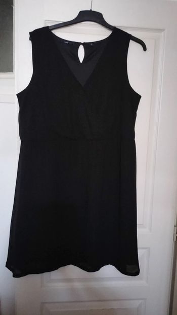 Robe noire T46