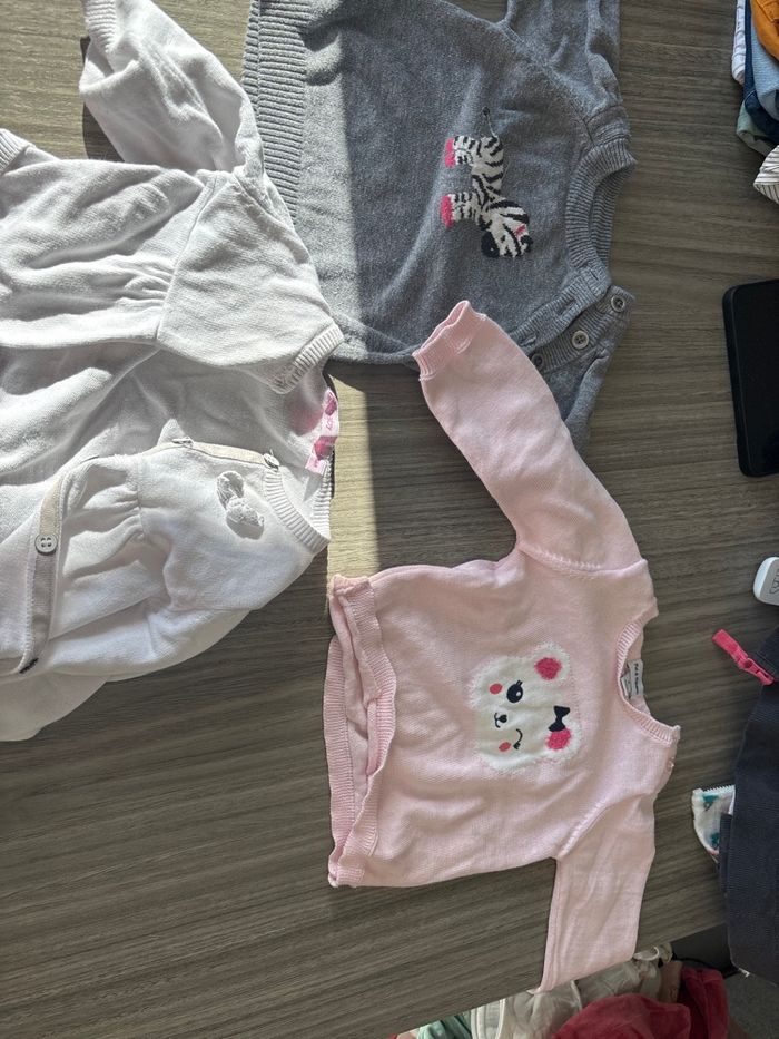 2 pull + 1 vestes légères