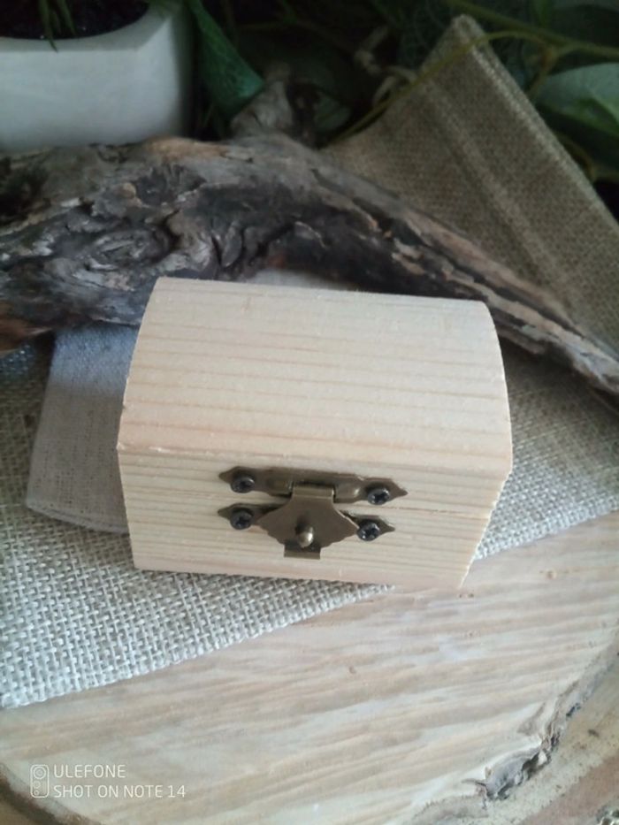 Lot Pierre d'aventurine et coffre en bois + explications - photo numéro 3