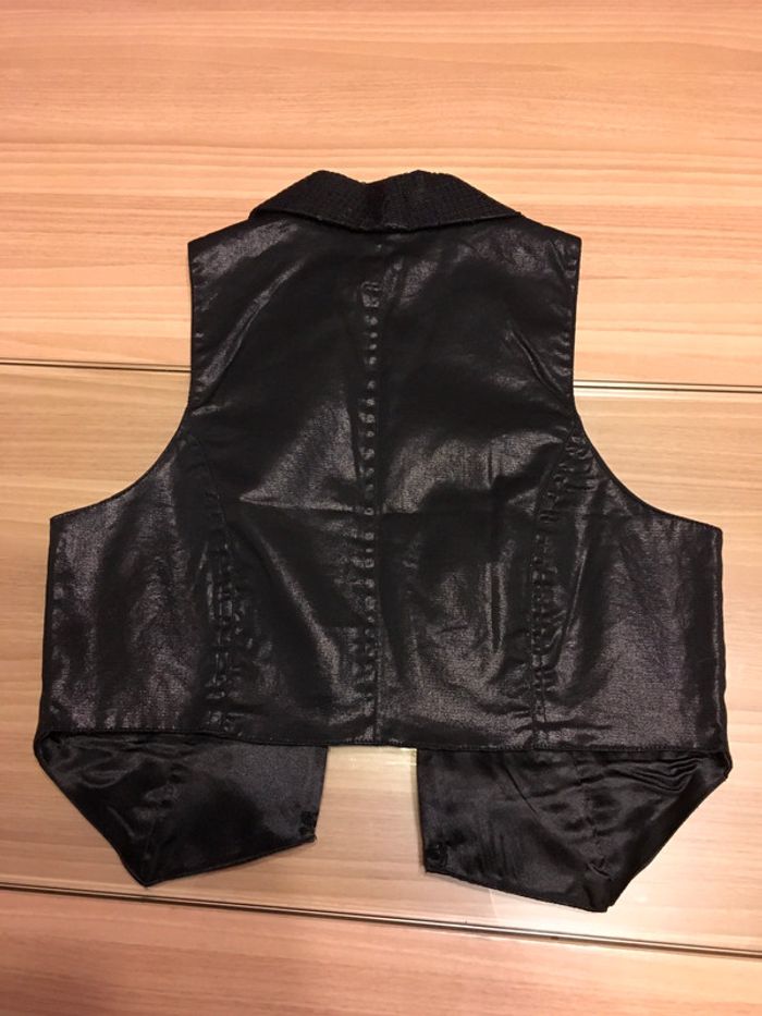 Petite veste sans manche - photo numéro 2