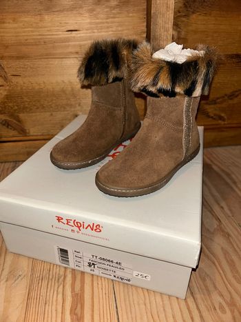 Bottine Requins neuve noisette effet peau