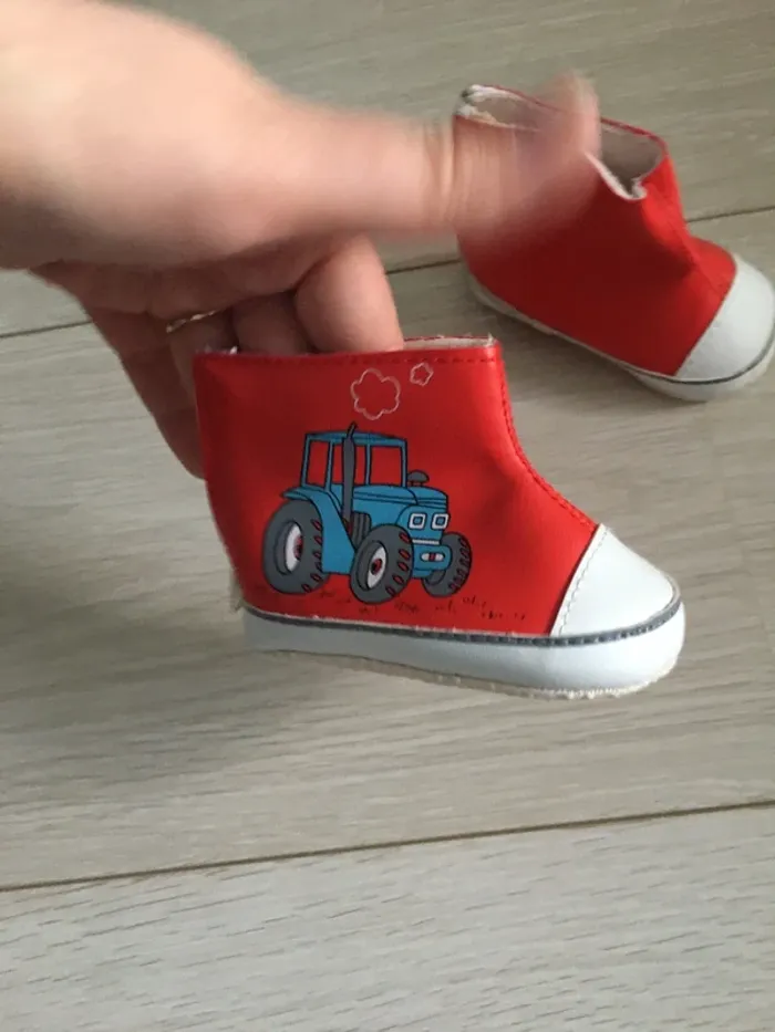 Bottes rouges 0-3 mois - photo numéro 2