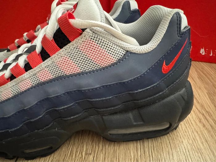 Baskets Nike air Max 95 pointure 39 comme neuves - photo numéro 3