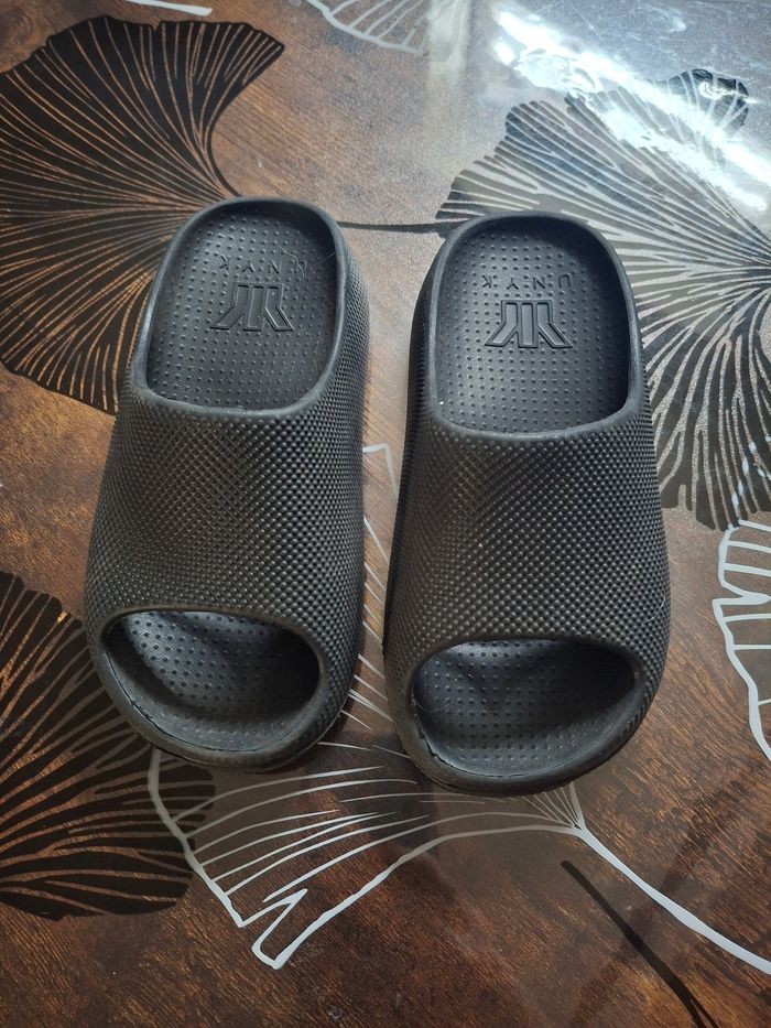 Pantoufles noires