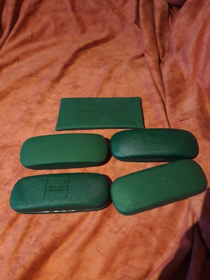 Lot 5 etuis a lunettes