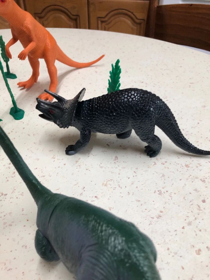 Lot 6 dinosaures - photo numéro 5