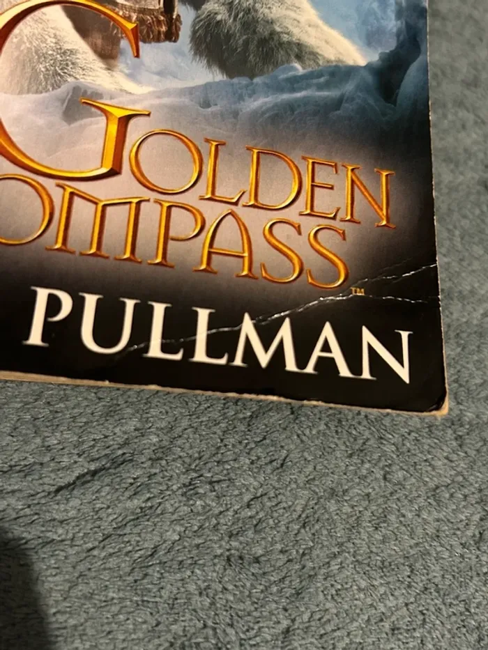 Livre roman en anglais The golden compass Philip Pullman international best-seller - photo numéro 7