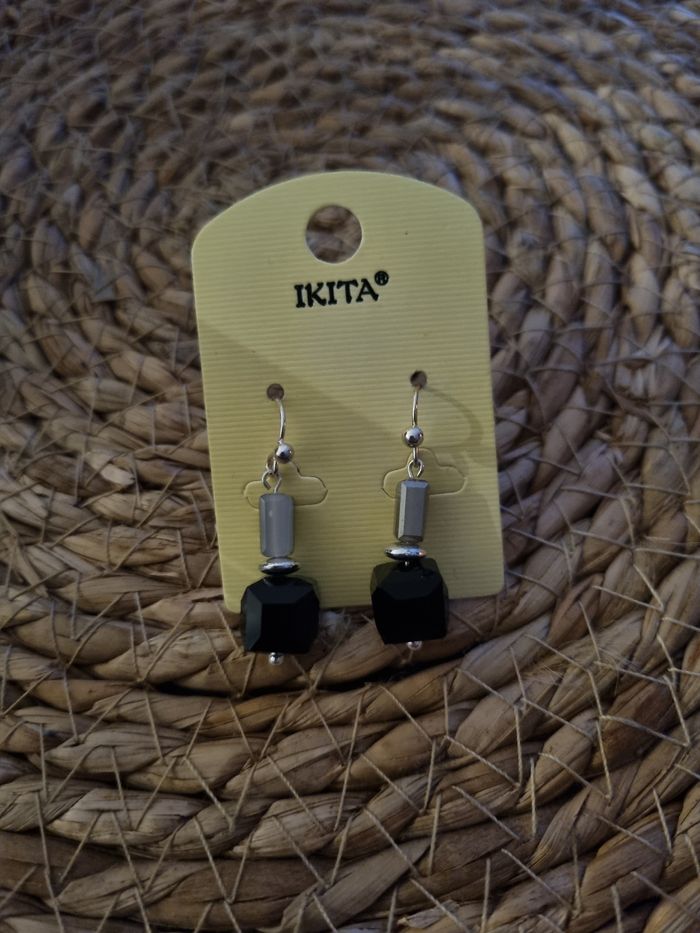 Boucles d' oreilles