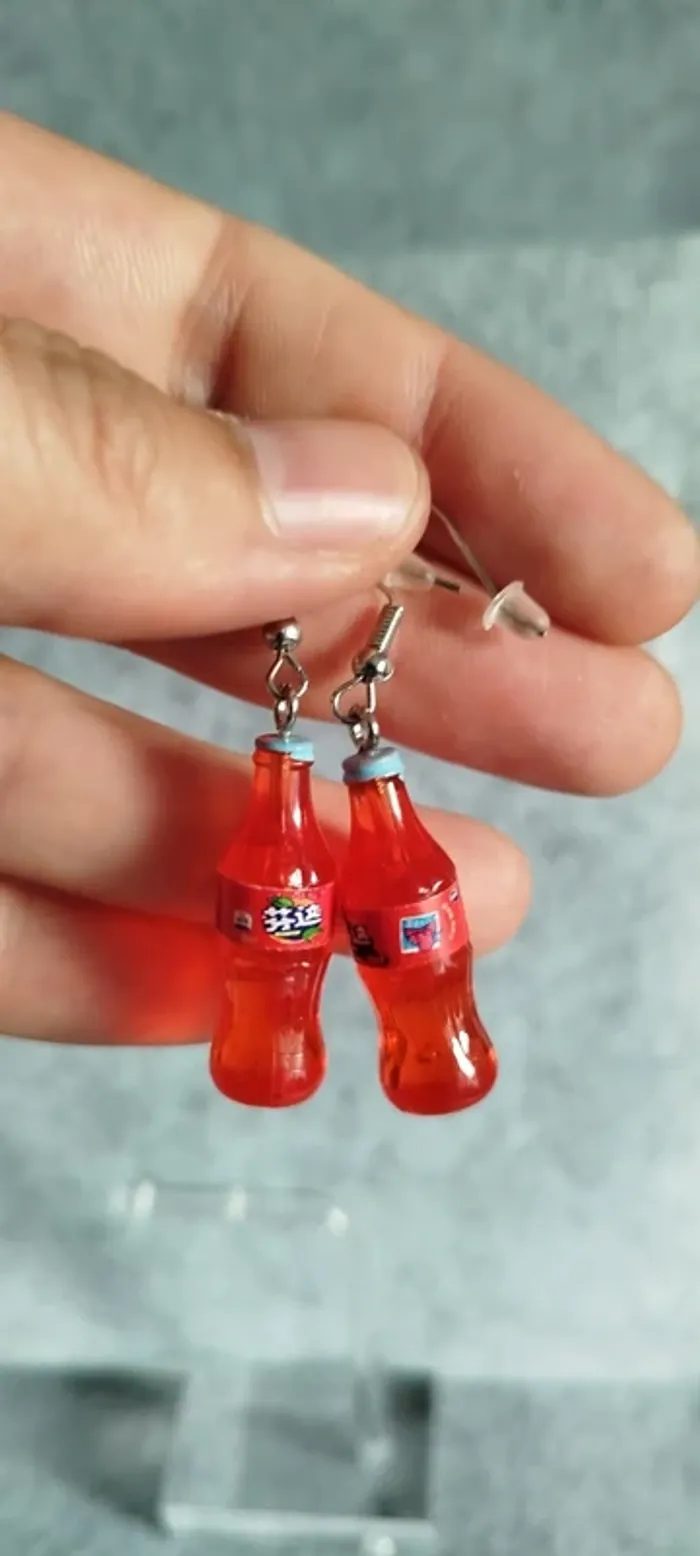 🍄 Boucles d’oreilles ▪ petite bouteille de soda rouge fantaisie - photo numéro 2