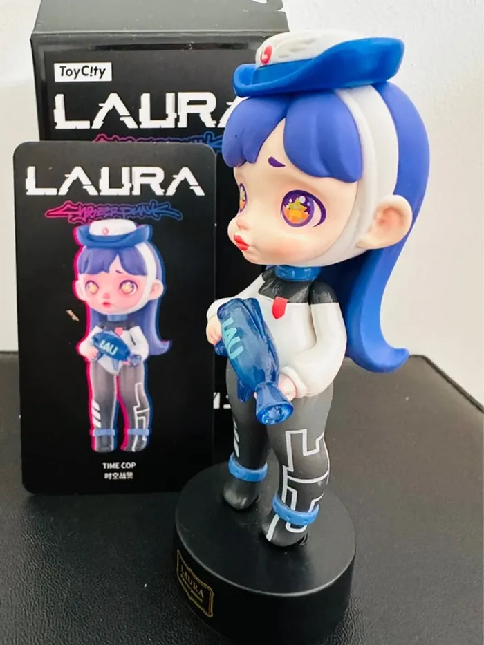 Vintage 2011 Figurine de collection Time Cop – Laura Cyberpunk (ToyCity) - photo numéro 2