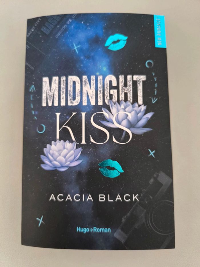 Midnight Kiss Acacia Black