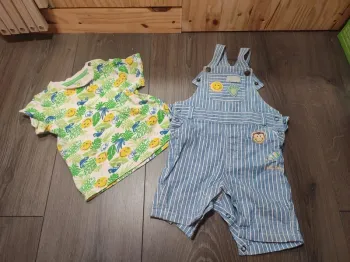 Salopette short et t-shirt smiley orchestra 9 mois très bon état