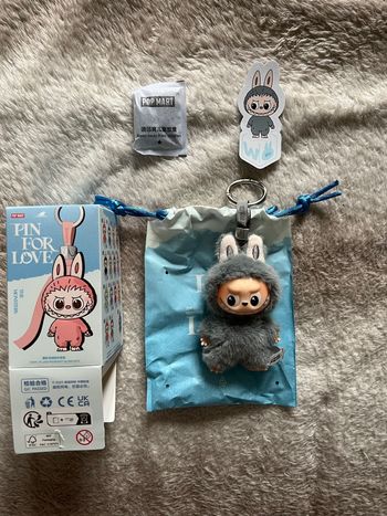 Labubu pin for love lettre W 🩶 popmart