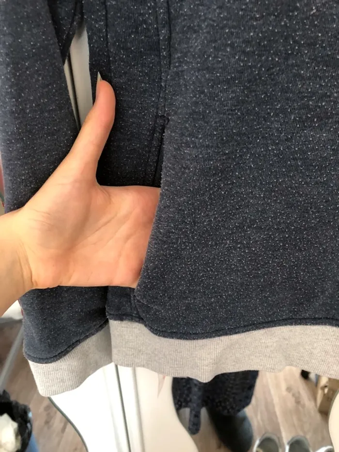 Sweat bleu fonce gris avec un effet chiné - photo numéro 4