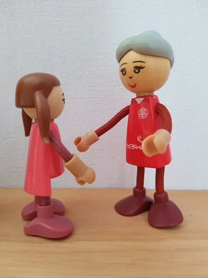lot de figurines pour maison de poupée - photo numéro 12