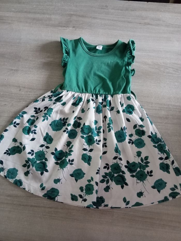 Lot 5 ans fille - photo numéro 4