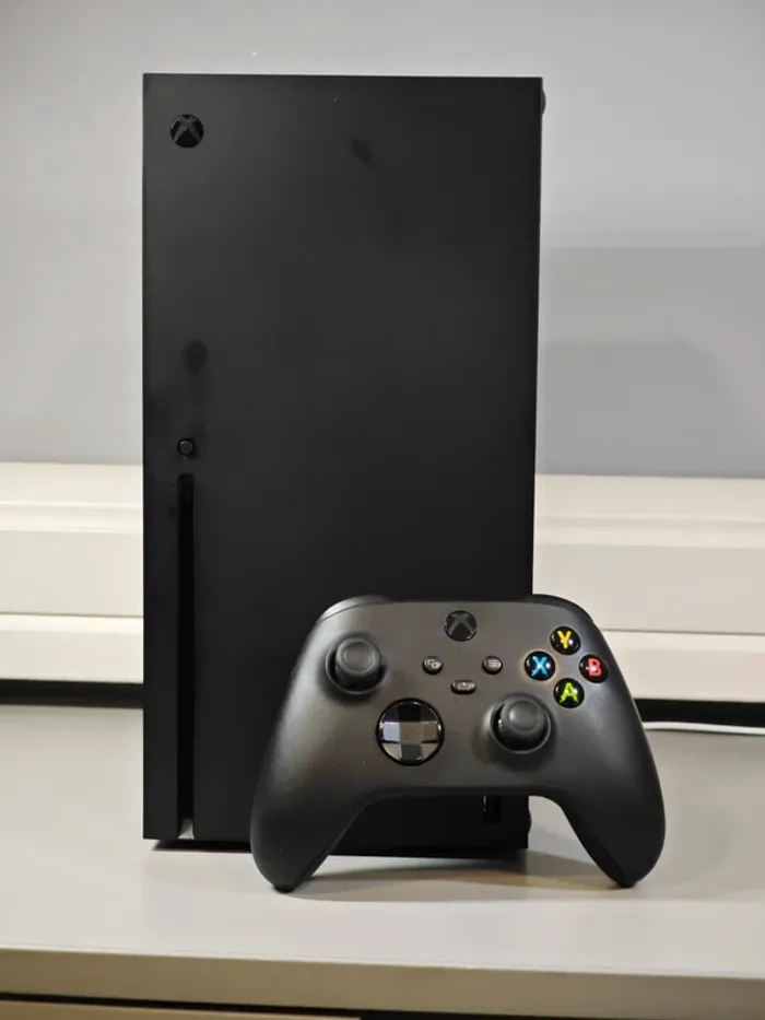 Console XBox Series X avec manette et boite - photo numéro 2