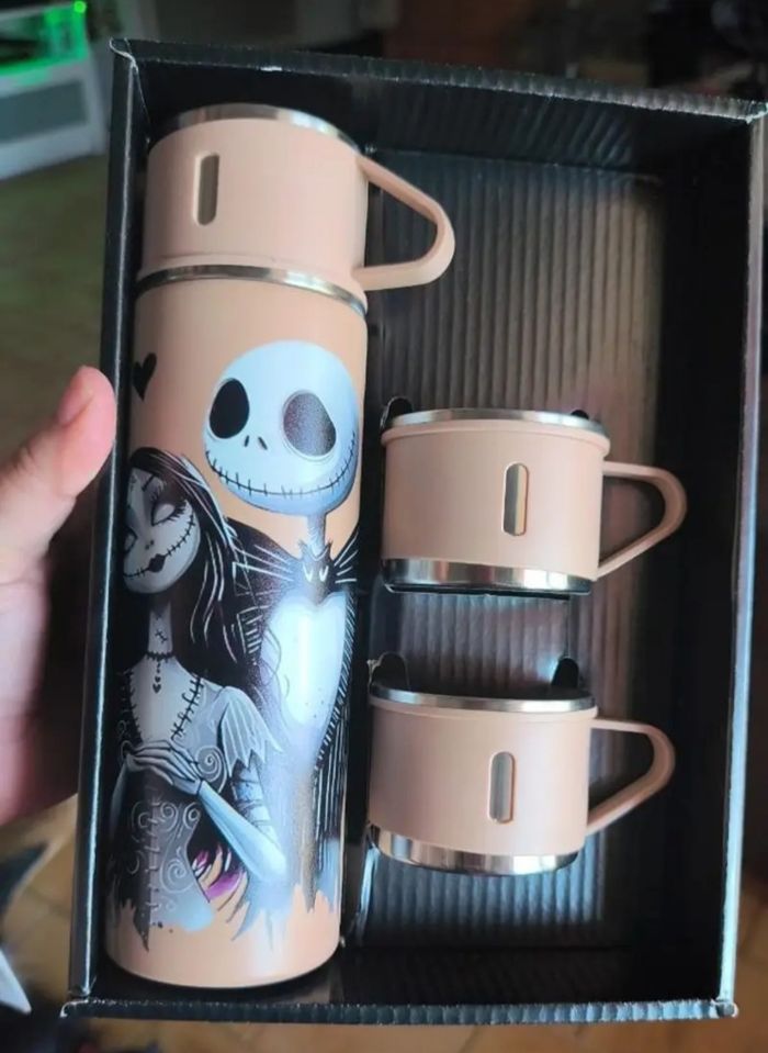 Bouteille isotherme avec tasses