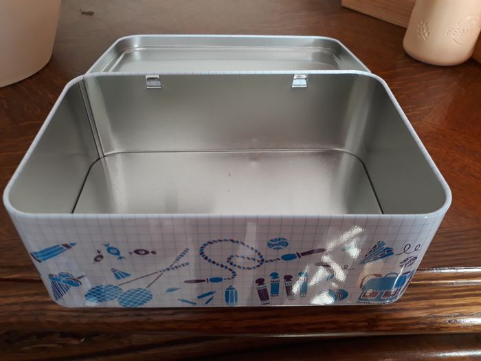 Boite en metal rectangulaire - photo numéro 2